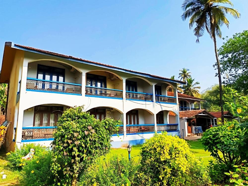 Carina Beach Resort